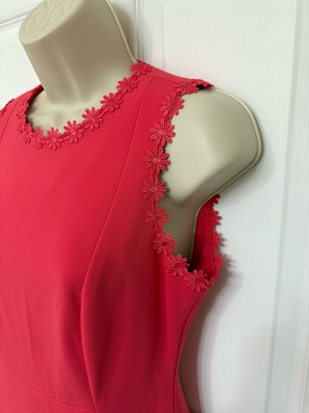Calvin Klein Red Sheath Dress Size 4 Floral Trim Sleeveless Career - Picture 6 of 12